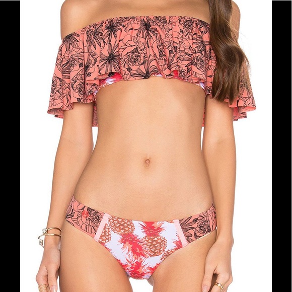 Off the shoulder bikini - Picture 3 of 4